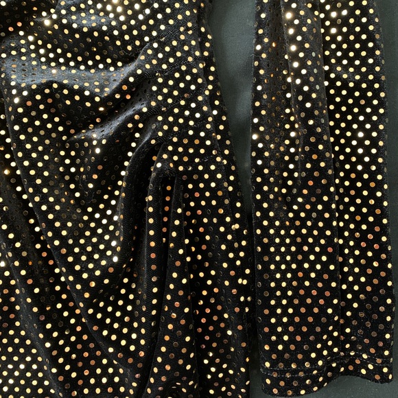 RIVER ISLAND velvet dress. - Picture 6 of 7